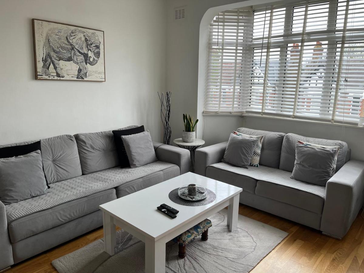 Lovely 2-Bedroom Apartment In Zone 2 ลอนดอน ภายนอก รูปภาพ